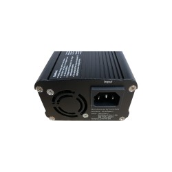 Cargador FirstPower 24V 8A baterías AGM o GEL